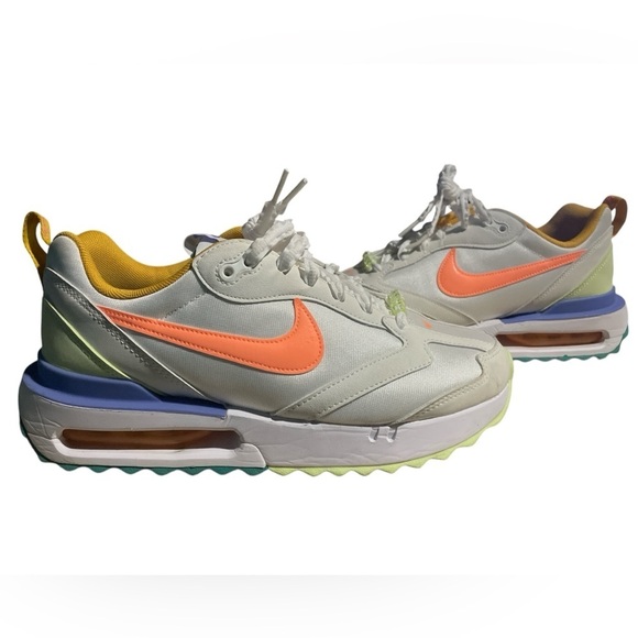 Nike Shoes - Nike Air Max Dawn